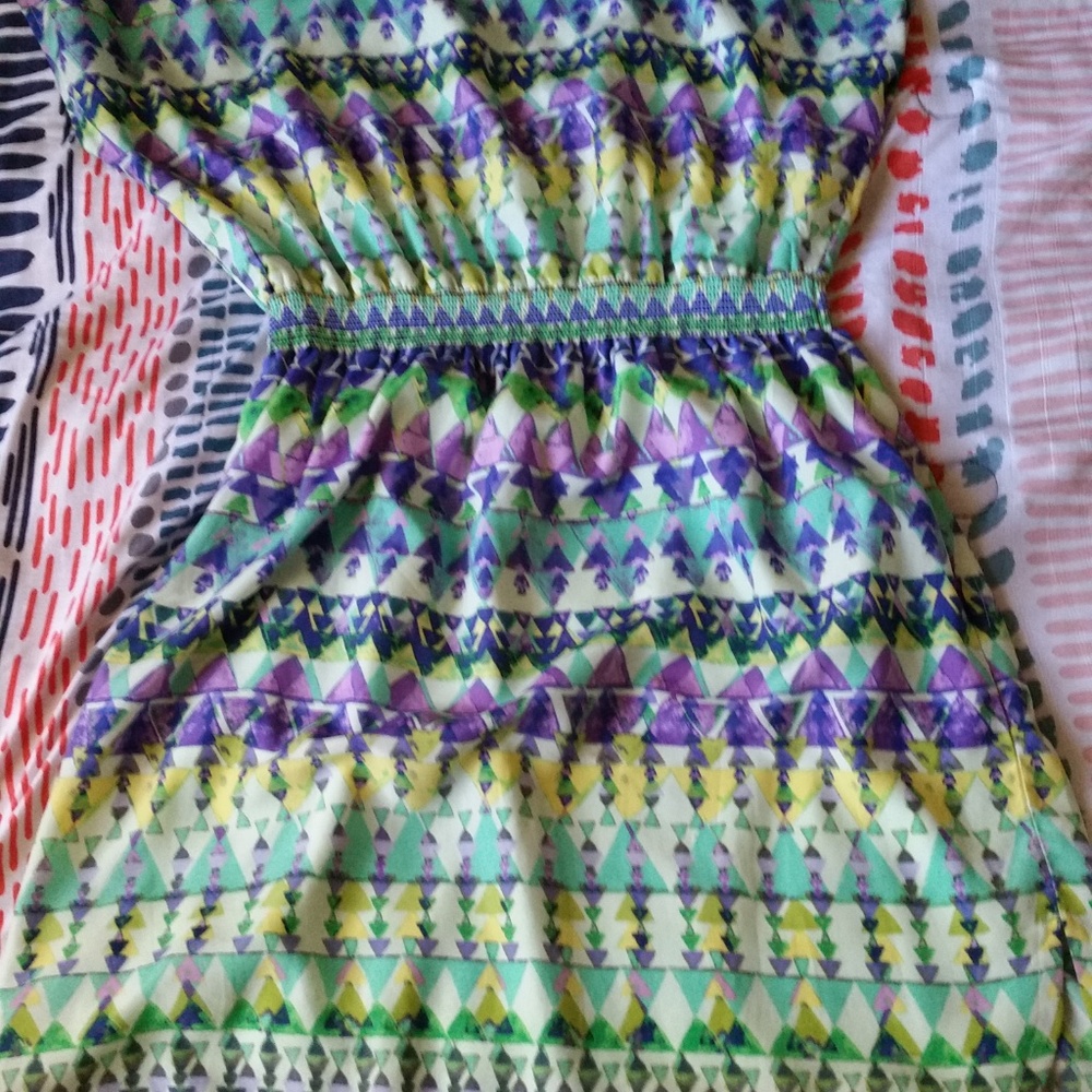 New-Triangle-patterned dress by Roz & Ali - Picture 2 of 2